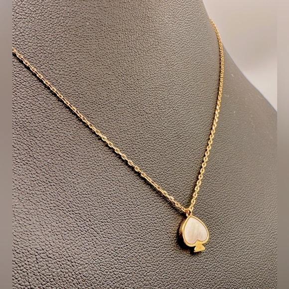 Kate Spade ♠️ Beautiful Everyday Enamel Mini Cream Colored Pendant, NWT - Picture 4 of 7